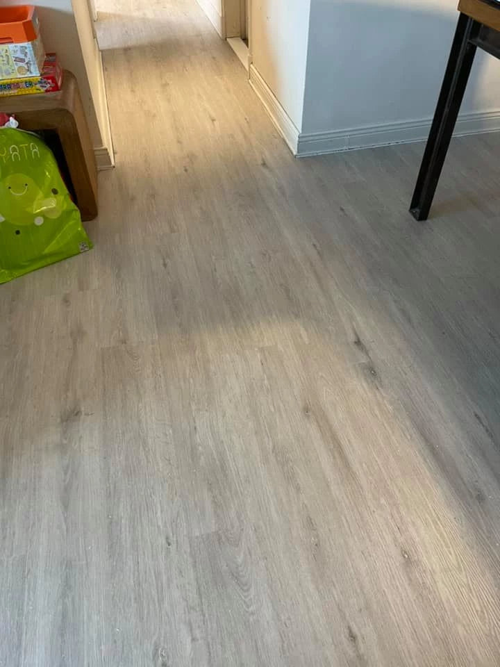 VOLLER Diamond RVP Flooring - Silver