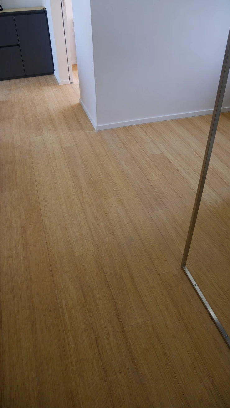 住緊間屋地板又舊又裂，可以直接在表面加裝竹地板嗎？